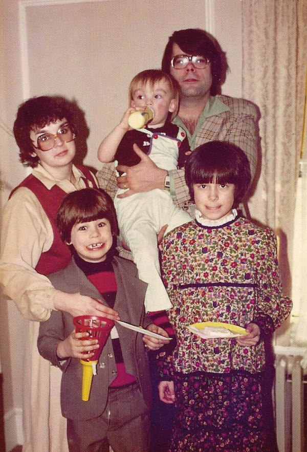 1979����һ�ҡ�������˳ʱ�룺����ɯ��ŷ�ġ�˹�ٷҡ���ŷ�׺��ǡ�